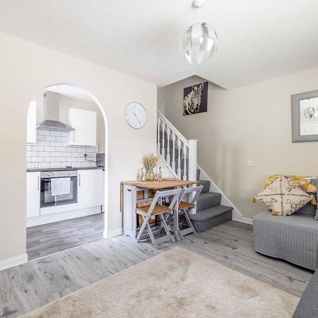 Windsor Burnham Ascot Haven Sleeps 4 Villa Slough Exterior foto