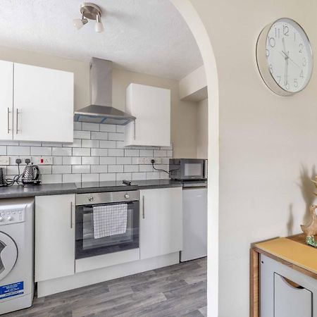 Windsor Burnham Ascot Haven Sleeps 4 Villa Slough Exterior foto