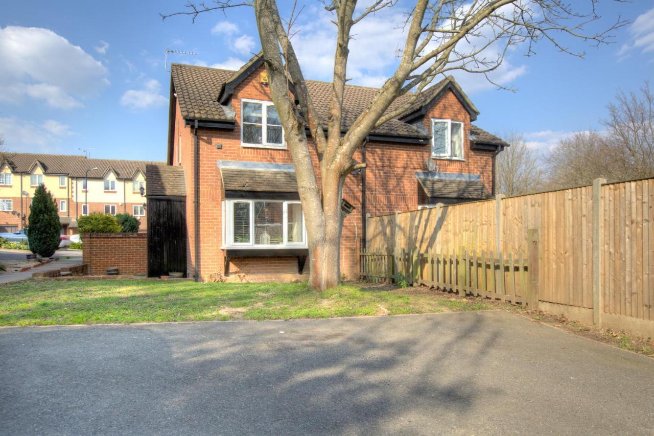 Windsor Burnham Ascot Haven Sleeps 4 Villa Slough Exterior foto