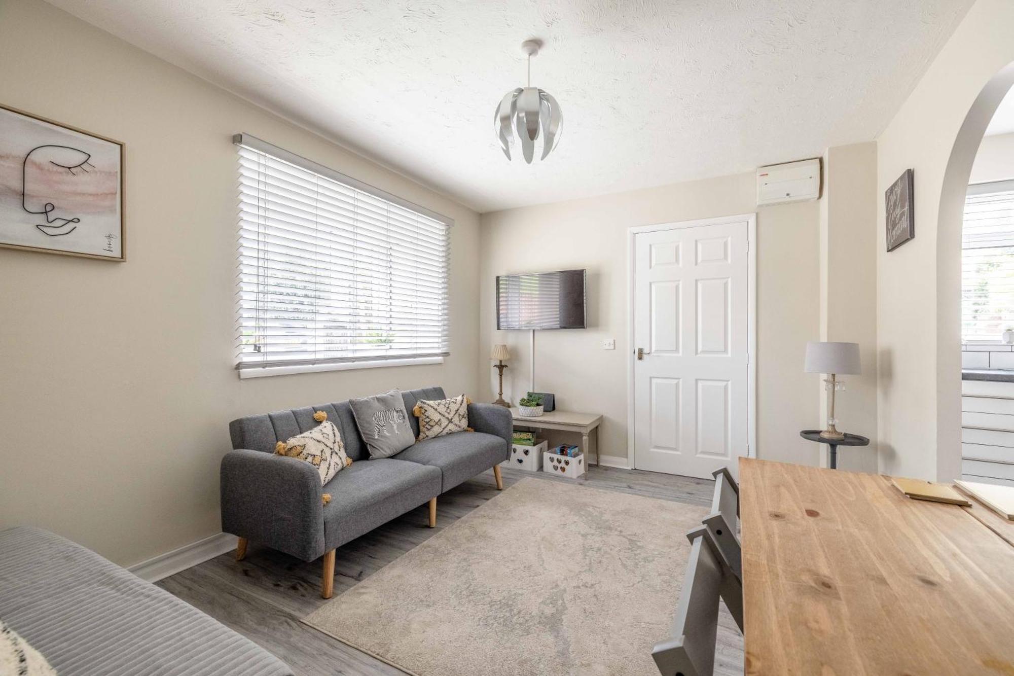 Windsor Burnham Ascot Haven Sleeps 4 Villa Slough Exterior foto