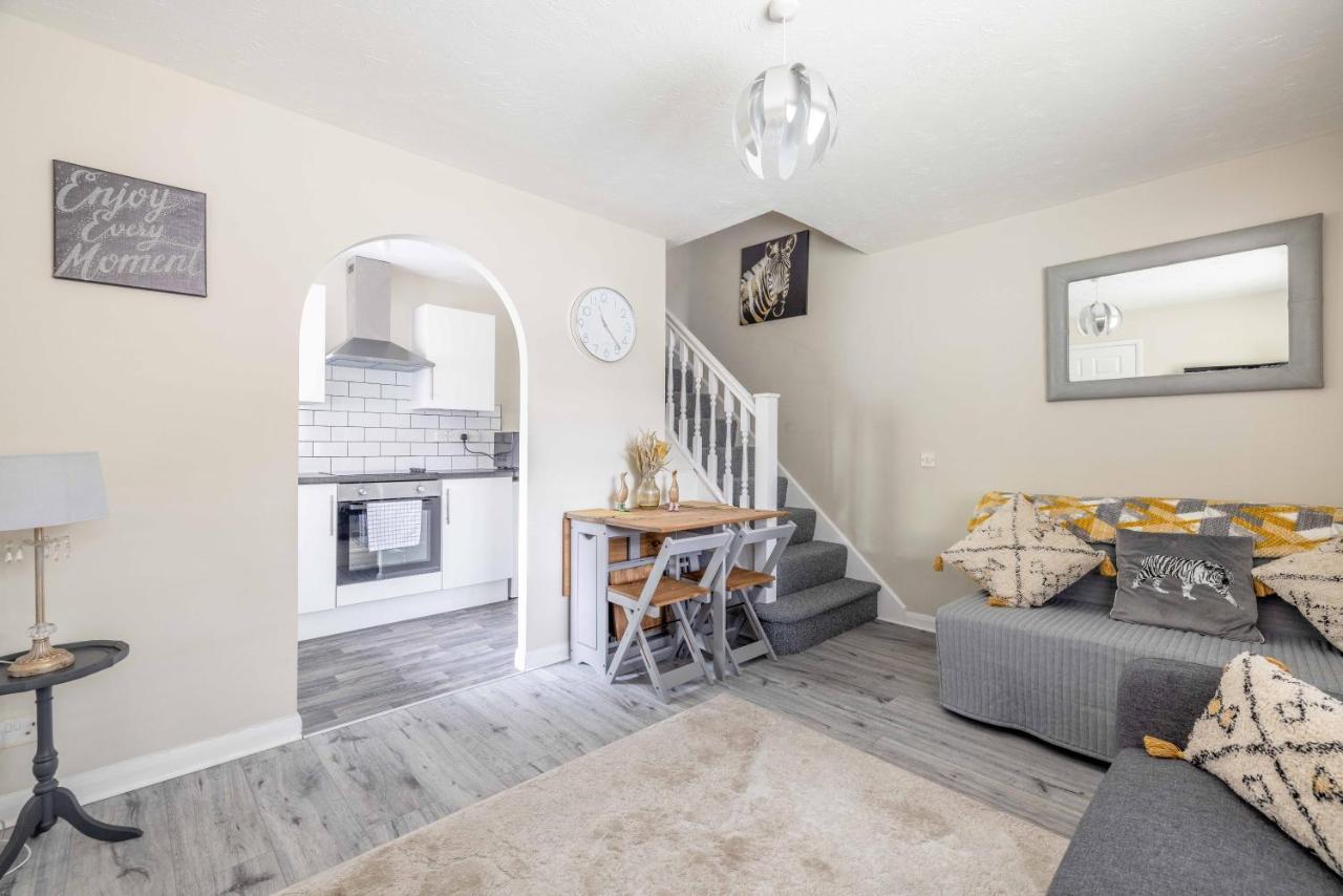 Windsor Burnham Ascot Haven Sleeps 4 Villa Slough Exterior foto