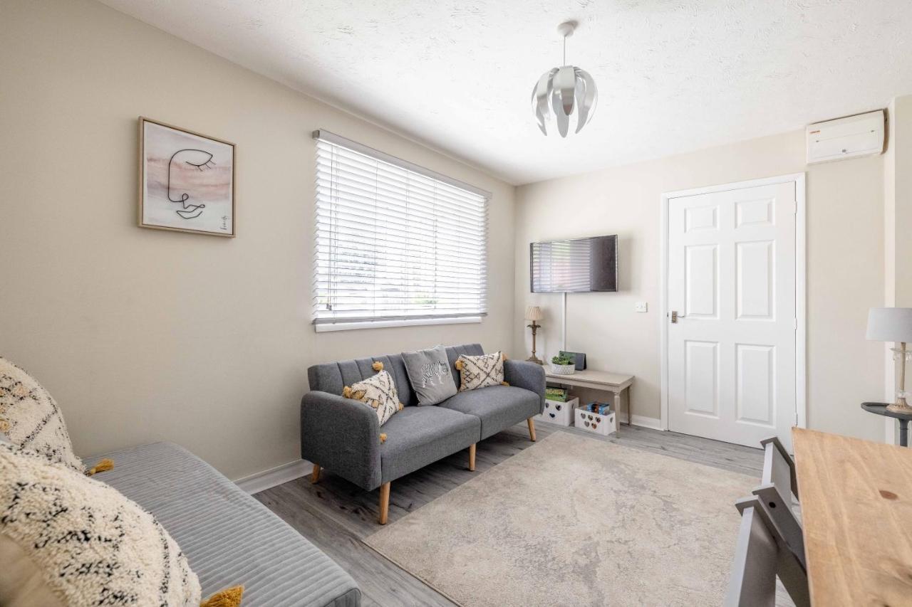 Windsor Burnham Ascot Haven Sleeps 4 Villa Slough Exterior foto