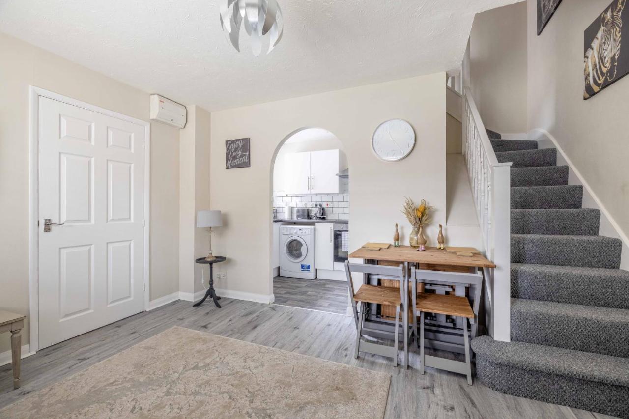 Windsor Burnham Ascot Haven Sleeps 4 Villa Slough Exterior foto