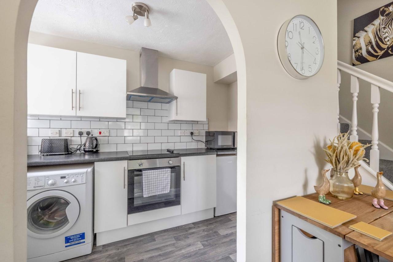 Windsor Burnham Ascot Haven Sleeps 4 Villa Slough Exterior foto